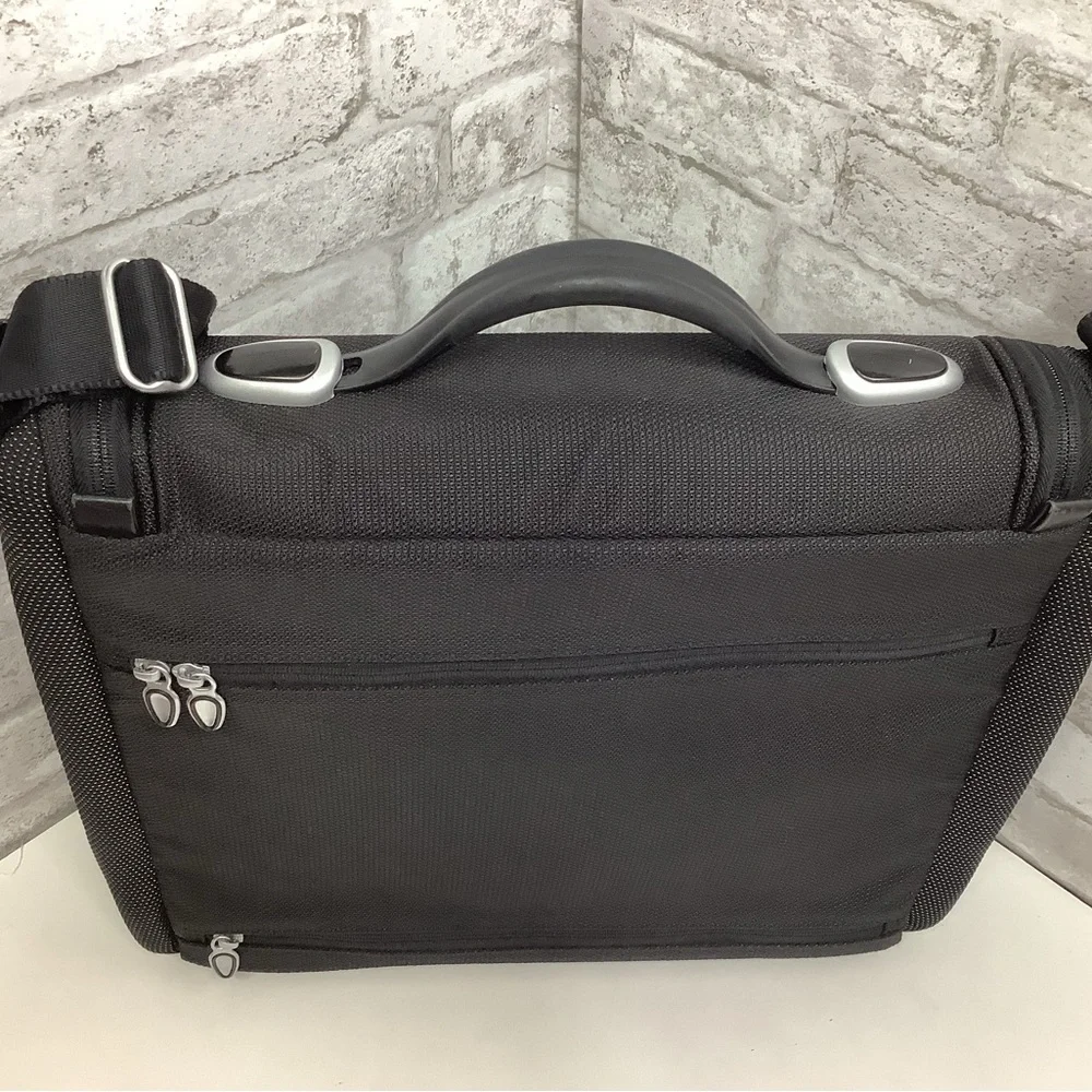 Tumi Black Briefcase Flap 2Way Shoulder Bag Travel Rare 14” Large Men’s